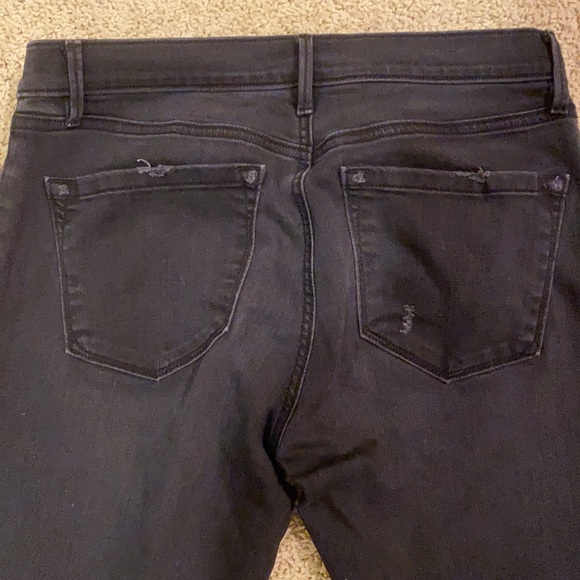 Ann Taylor LOFT Relaxed Skinny BLACK jeans. Size 27/4-Distressed stretchy fabric - Picture 8 of 10